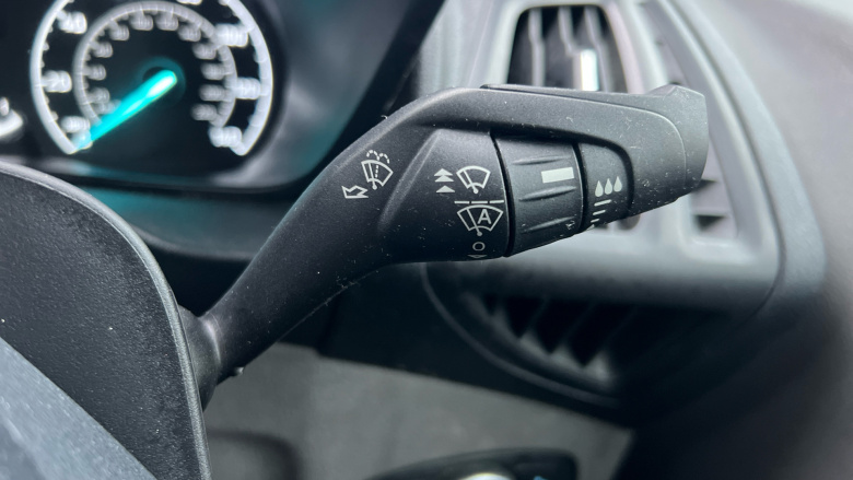 Ford Transit Connect 250 L2 Diesel 1.5 EcoBlue 100ps Limited Van Powershift